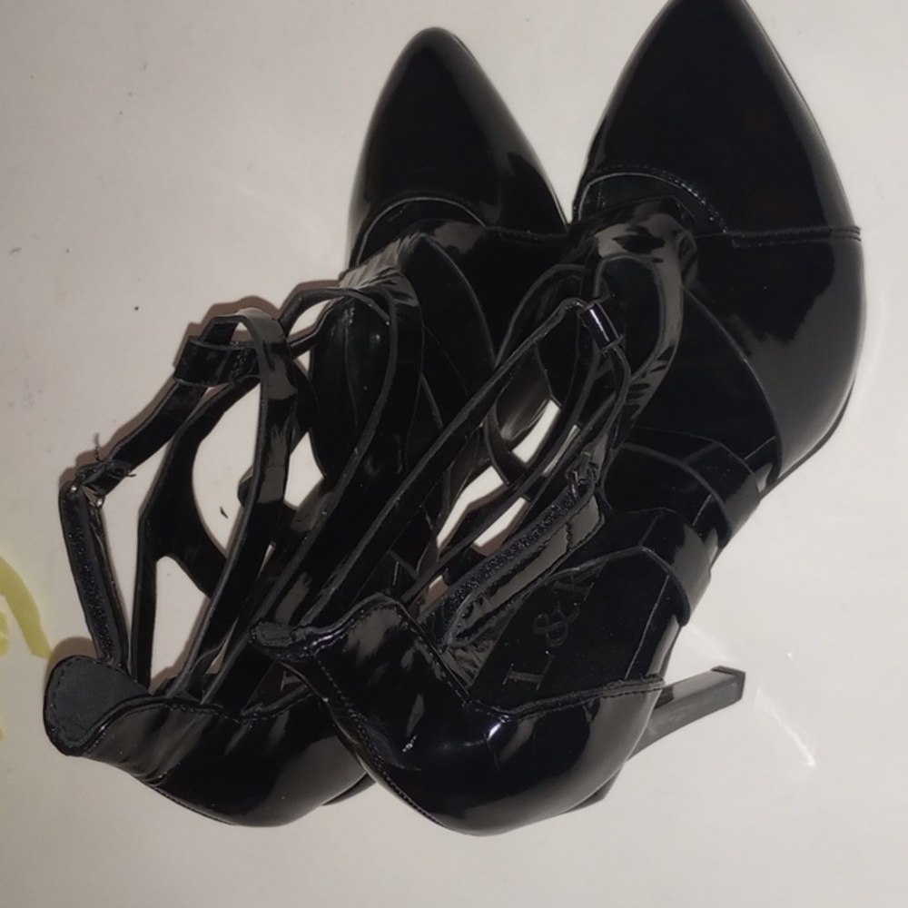 Heels - Picture 2 of 4